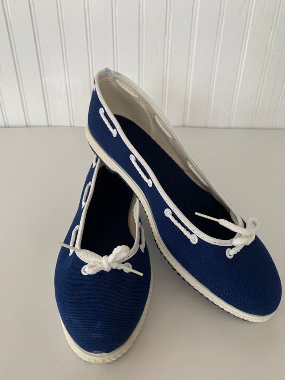 slide on tennis shoes