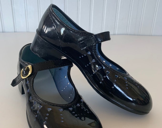Vintage 80s Deadstock Girls Mary Janes Size 11 1/2 11.5 Patent Leather Black Heel Mint New Condition 70s NOS Maryjanes Hearts Girl Kids East
