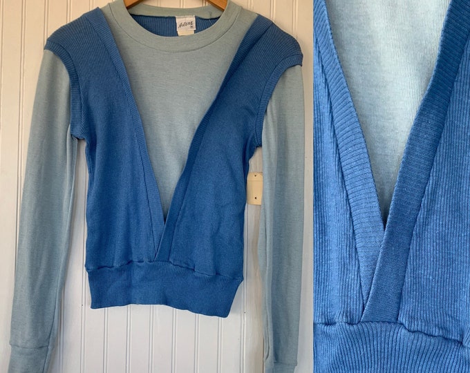 Vintage 70s Small Long Sleeve Top / Shirt Blue XS XS/S Sportswear Comfy Basics NOS 80s Pullover Sweater Periwinkle Pastel Baby Blues