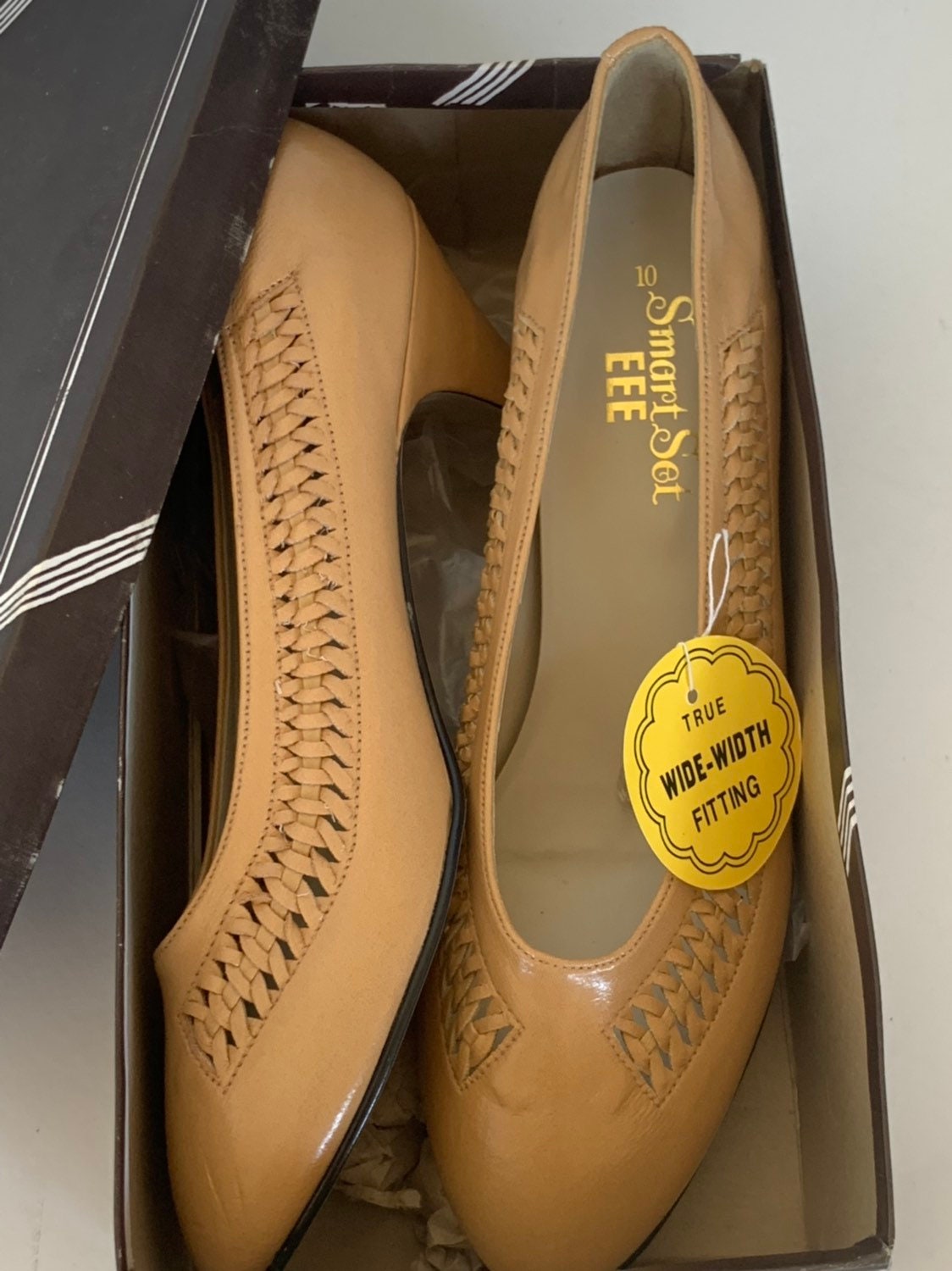 size 10 wide pumps