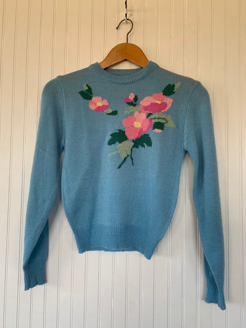 NWT Vintage 80s Baby Blue Pastel Floral Knit Sweater Small Medium Med SM Small Long Sleeves Shirts Deadstock 70s Flowers Boho Unique NOS
