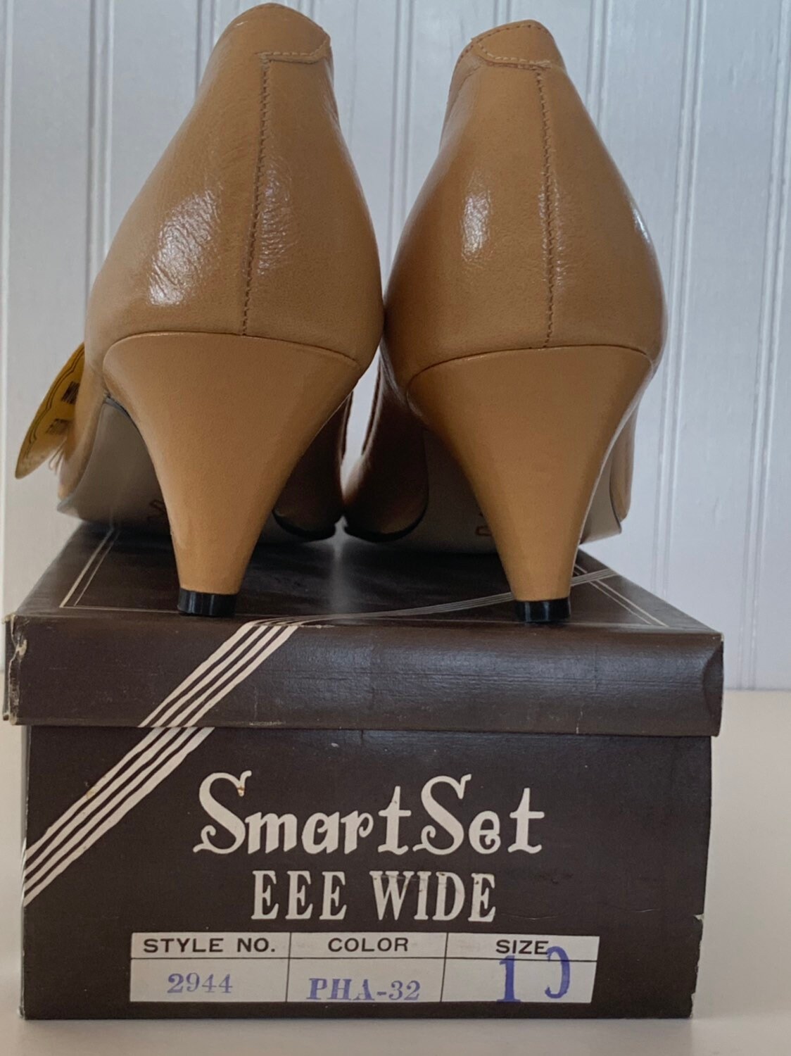 size 10 wide pumps