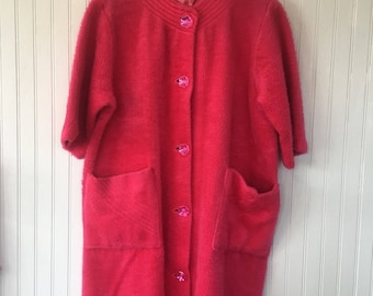 Vintage 60s Hot Pink Faux Fur House Coat Size Small Short Sleeved Jacket Festival Furry Flower Buttons Fits XS-M Leisure Lady Loungewear