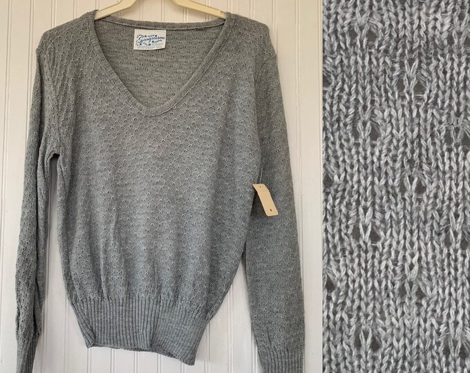 NWT Vintage 80s Medium Gray V Neck Pullover Knit Sweater Deadstock 70s nos Med M Grey Textured Sheer Boho Tops Spring Seasons