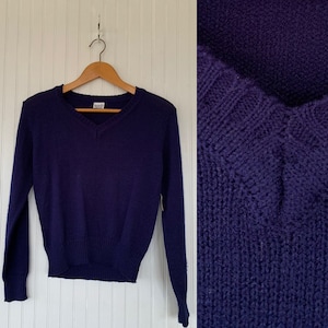 NWT Vintage 80s Medium Navy Dark Blue V Neck Pullover Knit Sweater Deadstock 70s nos Med M Acrylic M/L