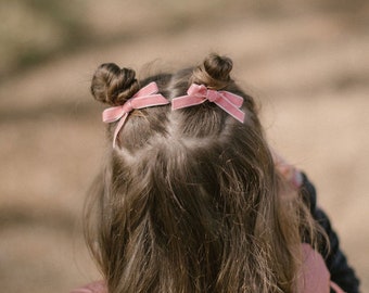 Small hair clips, velvet hair bows, aligator clips, mini baby hair accessories, little girl's hair clip