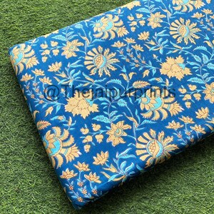 Katoenen stof met handblokgedrukte bloemen, Indiaas quiltmateriaal