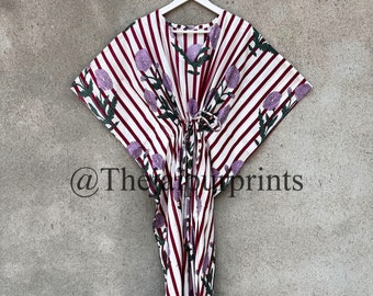 Vestido caftán de algodón con estampado floral y rayas rojas: vestido largo estampado a mano