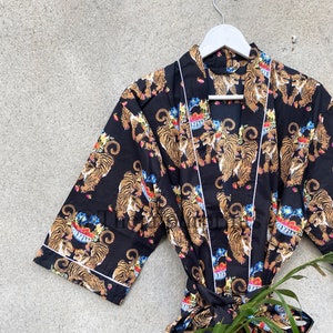 New Design Animal Print Cotton Kimono Robe, Bridal Robe, Getting Ready Robe, Dressing Gown, Summer wear Robe, Loungewear, Tiger Print Kimono