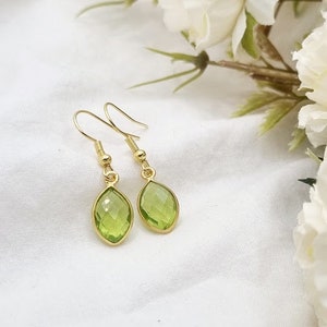 Peridot earrings Peridot gift crystal earrings birthstone earrings birthstone jewelry crystal jewelry August birthstone Peridot Jewelry Gift