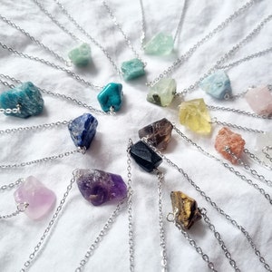 Colar de cristal bruto Colar de fio Colar de pedra de cristal cru Pingente Colar de pedra crua Colar de camadas com pingente de pedra colar boho energia de pedra