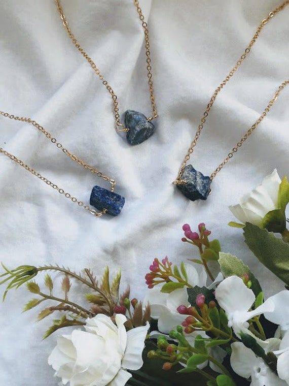 Raw lapis lazuli best sale necklace
