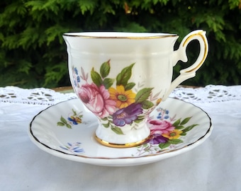 Vintage Floral Teacup and Saucer: Fine Bone China, Made in England