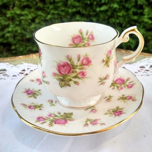 Lovely Royal Minister Fine Bone China teacup and saucer, Lady's size