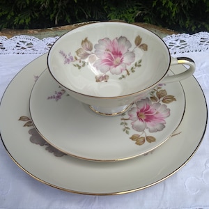 Beautiful antique trio Alka Bavaria Apoll teaset