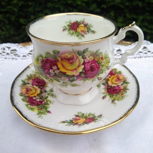 Tazza da tè e piattino elisabettiana Fine Bone China, tazza da tè e piattino vintage.