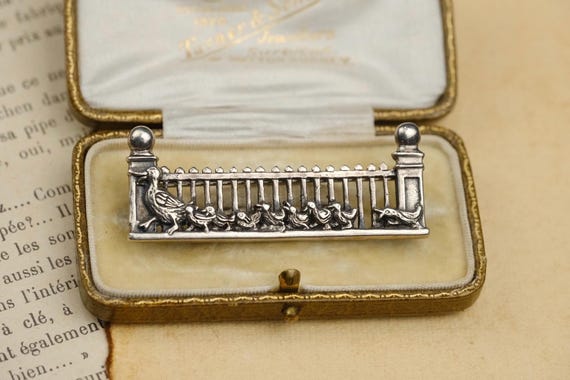 Vintage H&H DeMatteo Sterling Silver Make Way for Ducklings Brooch Pin