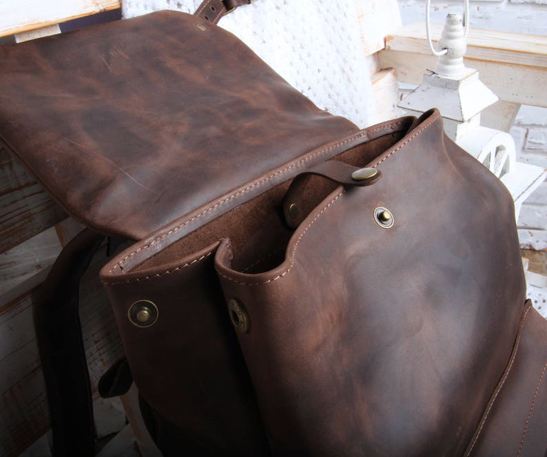 classic-leather-rucksack