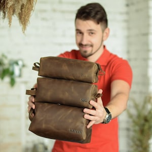 Leather toiletry bag men/Leather wash bag/Groomsmen wash bag/Wedding gift