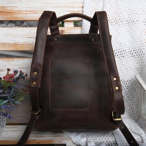 distressed-genuine-leather-backpack