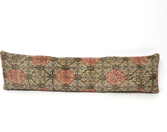Cojín decorativo para cama estilo bohemio, 30 x 122 cm, lumbar extralargo, tonos tierra terracota beige verde salvia con diseño floral.