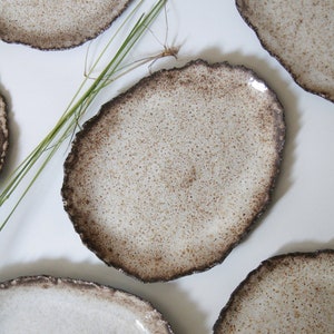 Plato ovalado, plato de postre pequeño, negro, marrón, beige, rústico, cerámica orgánica