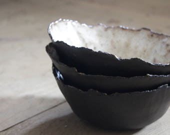Rustikale Keramik Müslischüssel Schale schwarz braun getöpfert