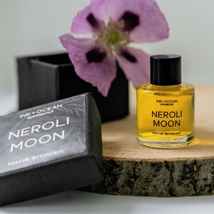 Neroli Moon - Natural Botanical Vegan Perfume Oil. Neroli, Narcissus, Citrus, Grass, Sage, Chamomile. Gift boxed.