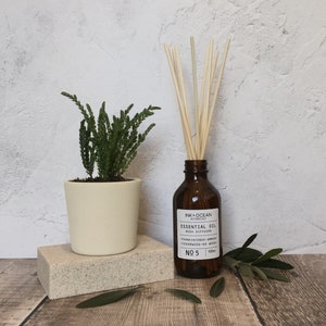 Frankincense, Amber, Cedarwood and Ho wood Essential Oil Artisan Aromatherapy Reed Diffuser, Home Fragrance