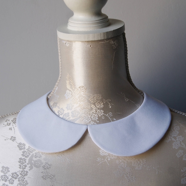 Collier blanc double face ruban de satin mat forme ronde détachable amovible accessoires femme peter pan classique élégant faux col