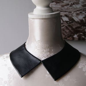 Leather collar necklace in black color pointed shape detachable removeable accessories for women two-sided peter pan faux leather classic