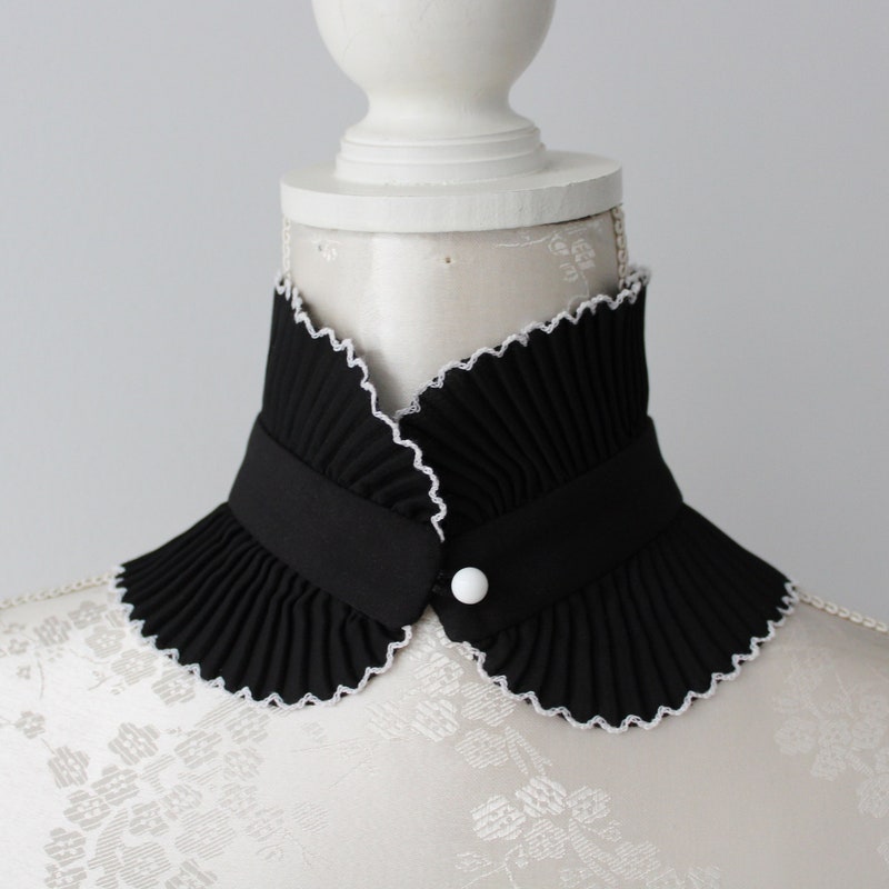 Ruffled Collar Long Sleeve Shirt