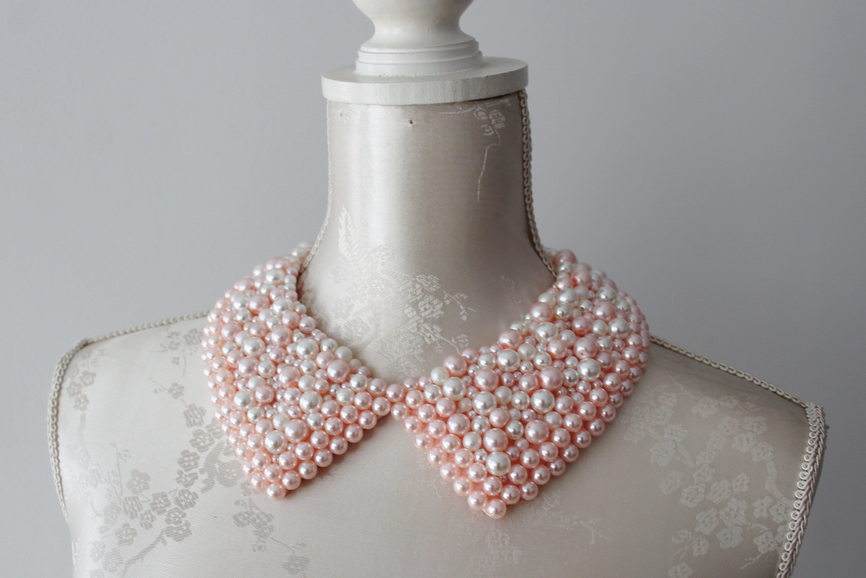 Beaded collar necklace pastel pink white pearls beads pointed shape detachable removeable accessories for women peter pan collar elegant
