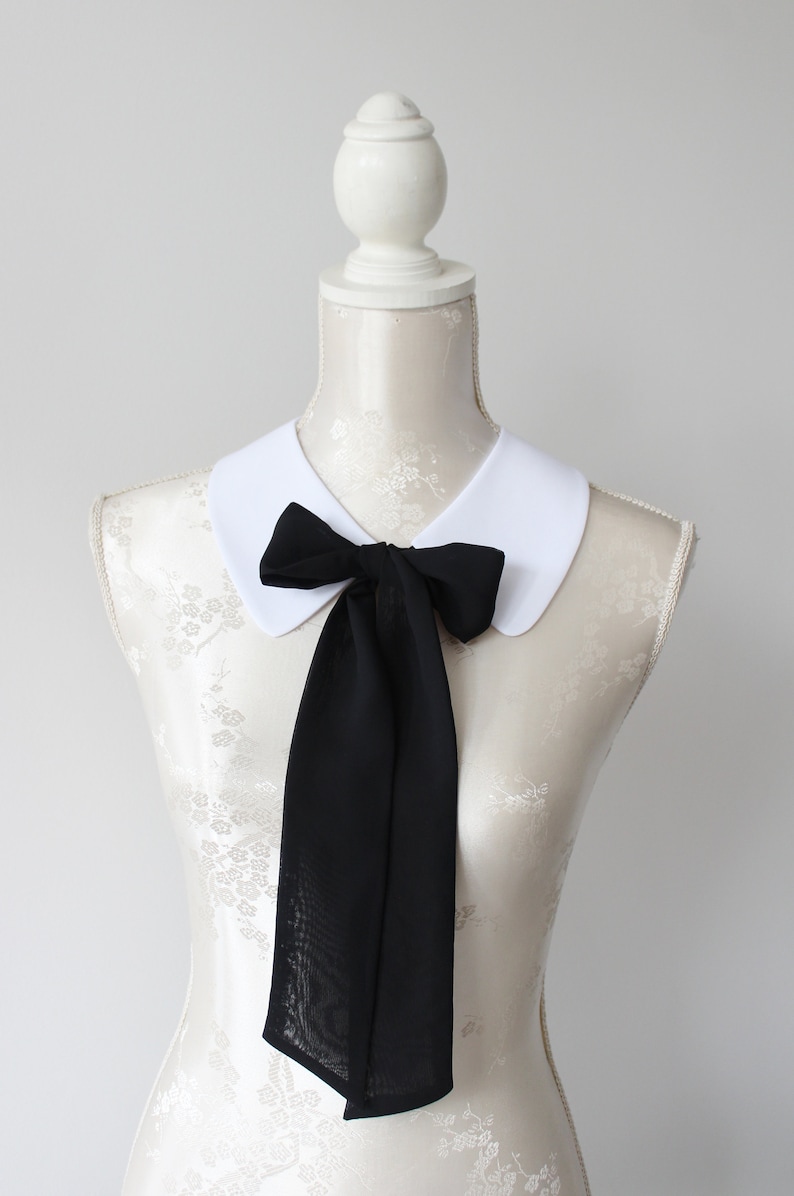 White Collar Necklace With Black Ribbon Bow Pointed Shape Detachable ...