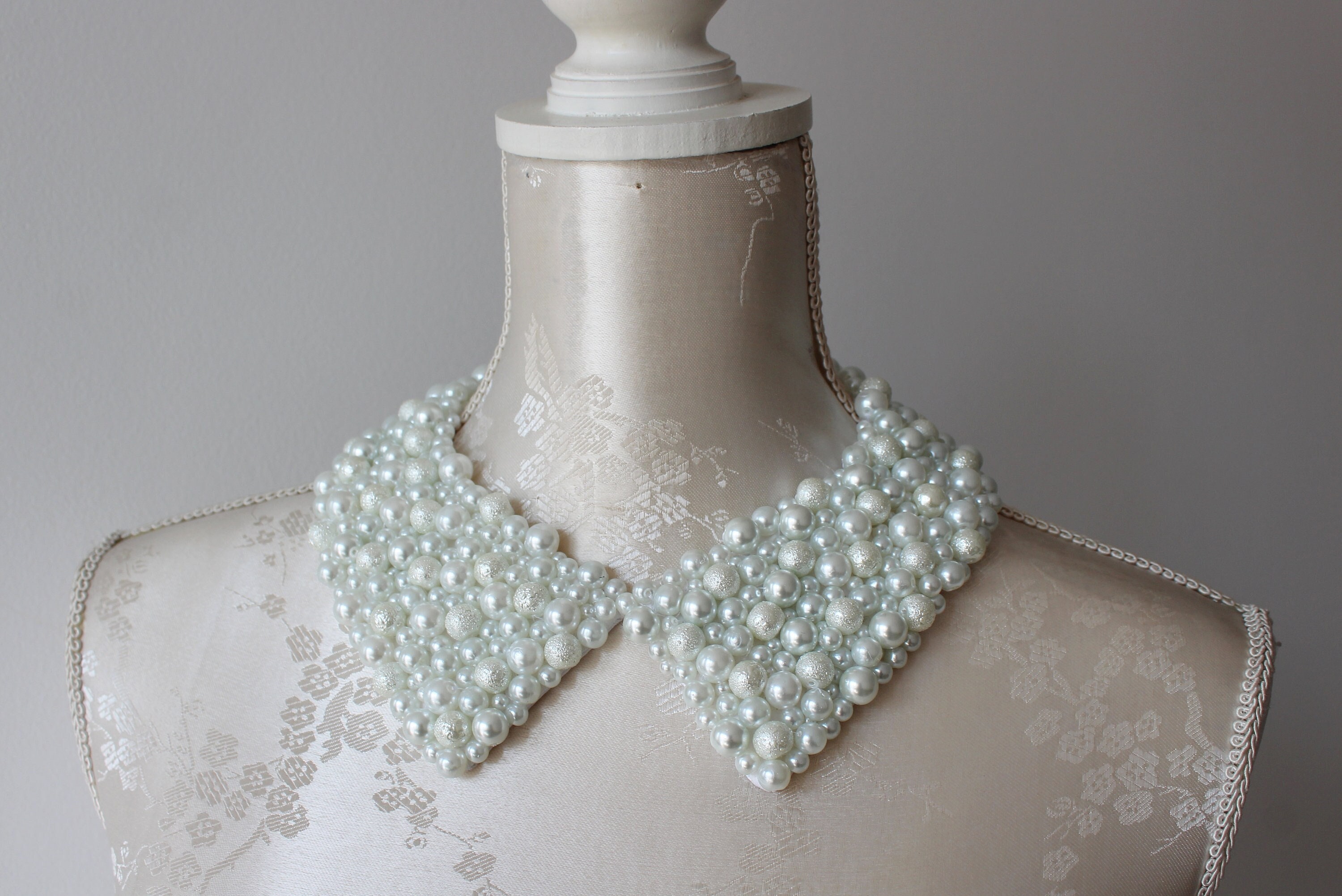 Detachable pearl collar deals