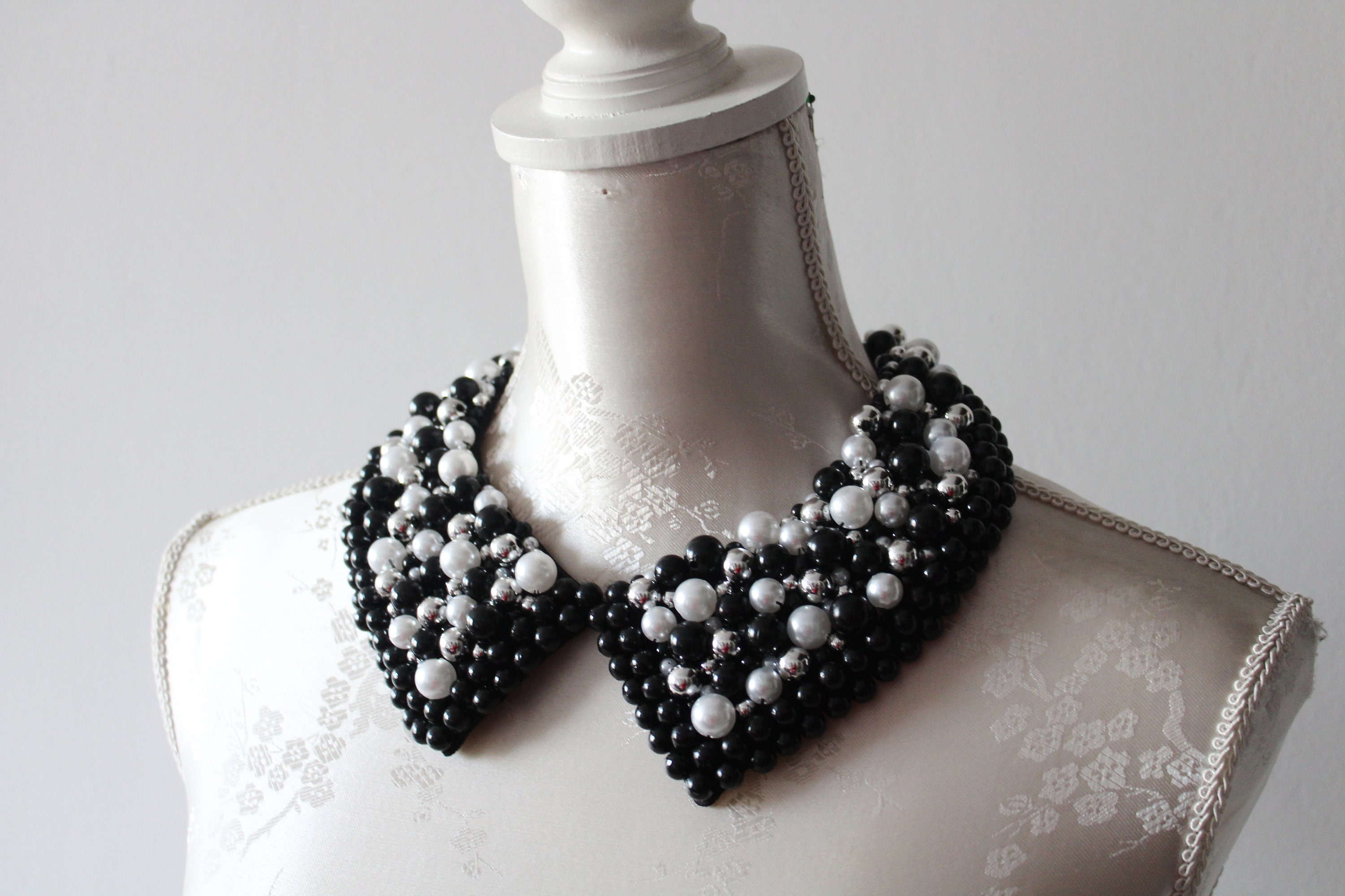 Beaded collar necklace Black White silver pearls beads pointed detachable removeable accessories for women peter pan collar elegant classic