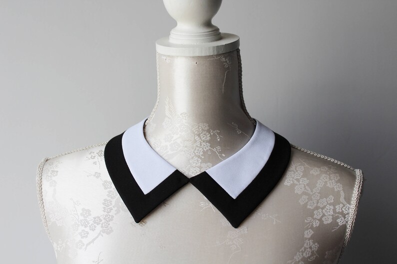 White Black collar necklace with ribbon pointed shape detachable removeable accessories for women two-sided peter pan classic minimal elegan