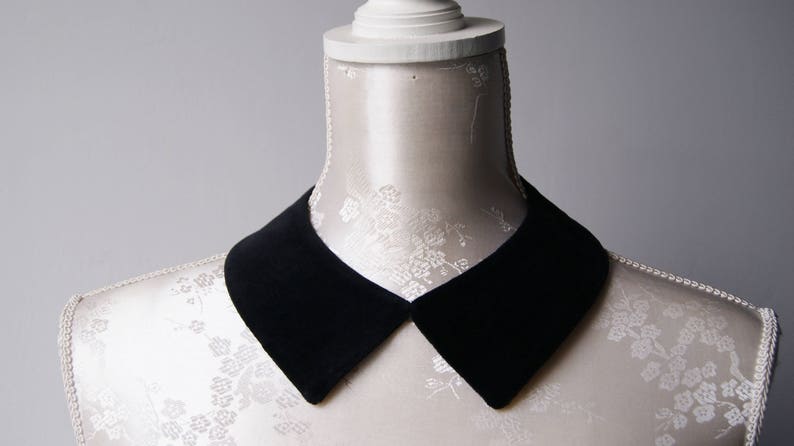 Black Velvet Collar Necklace With Ribbon Pointed Shape Detachable ...
