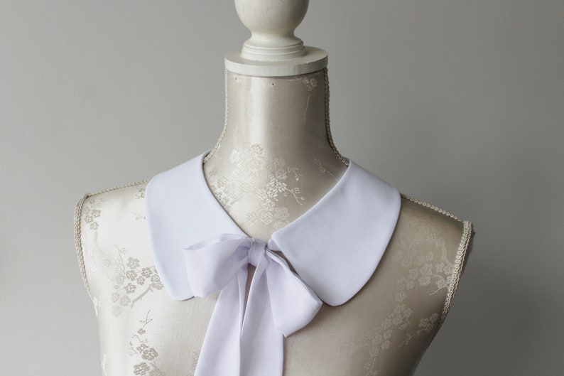 White Collar Necklace With Black Ribbon Bow Pointed Shape Detachable ...