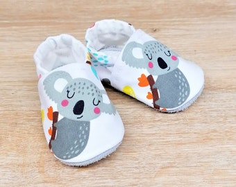 Baby slippers with non-slip leather sole and cotton upper with koalas or pandas