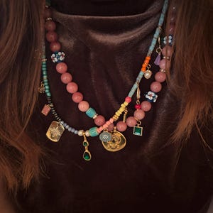 Frida Kahlo pärlhalsband, rosa jadepärlberlock, blommahänge, present till mamma bild 17