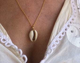 Gold Dipped Natural Shell Necklace, White&Gold Cowrie Necklace, Seashell Pendant Necklace, Boho Beach Jewellery, Summer Layering Necklace