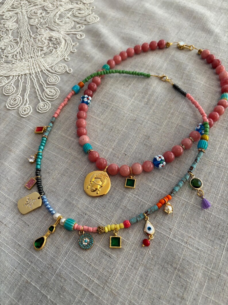 Frida Kahlo pärlhalsband, rosa jadepärlberlock, blommahänge, present till mamma bild 16