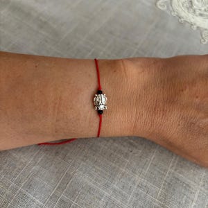 Srebrna Bransoletka Biedronka, Czerwona Biżuteria Biedronka Sznurkowa, Minimalistyczny Mały Owad, Wiosenny Klejnot, Talizman Szczęścia, Prezent Unisex Dla Niej I Dla Niego