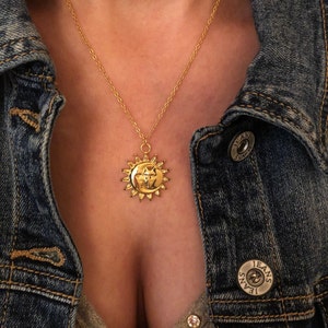 Collar de fase de sol/luna de oro, luna creciente/joya del sol, regalo de Navidad para mamá, collar de dúo de sol/luna de ojos cerrados, joya celestial de verano boho