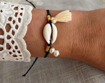 Cowrie Shell Bracelet: Pearl, Gold Bead & Tassel - Boho Beach Jewelry