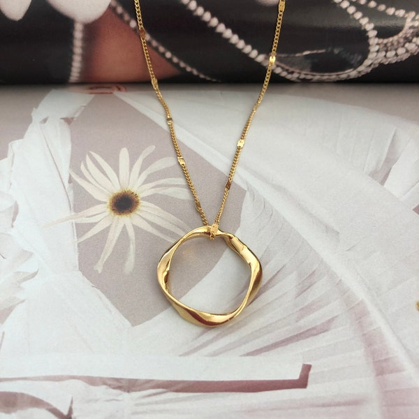 Twisted Circle Necklace, Gold Ring Infinity Pendant Necklace, Valentine's Day Gift/Her, Circle Of Life Necklace, Thin Chain Layered Jewel