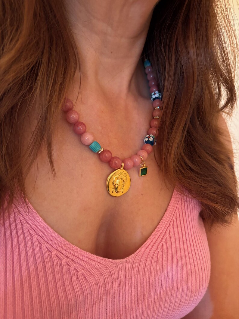 Frida Kahlo pärlhalsband, rosa jadepärlberlock, blommahänge, present till mamma bild 6