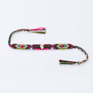 Bransoletka Love&Friendship, Bransoletka Heart Charm, Bransoletka Hippie Braid, Kolorowa tkana bransoletka, Prezent dla surfera, Bransoletka Festival Beach