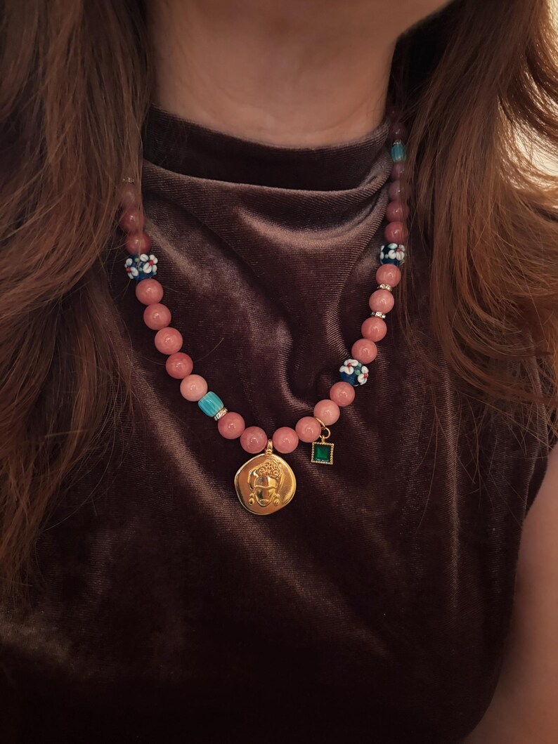 Frida Kahlo pärlhalsband, rosa jadepärlberlock, blommahänge, present till mamma bild 11